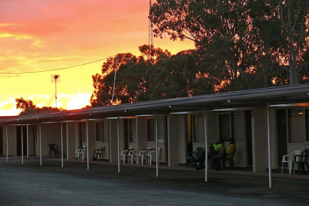 Charles Sturt Motor Inn West Wyalong Exterior foto